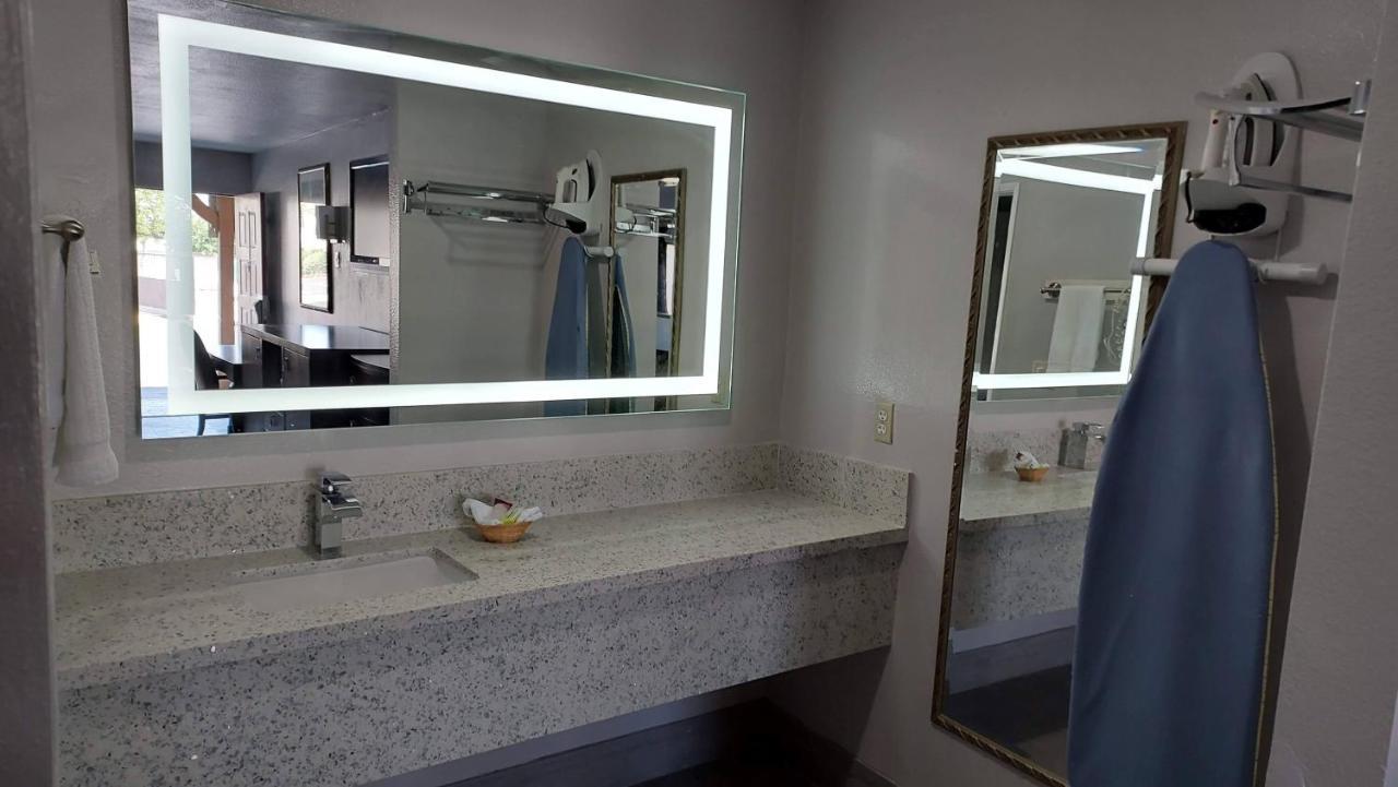 Regency Inn ノルコ エクステリア 写真