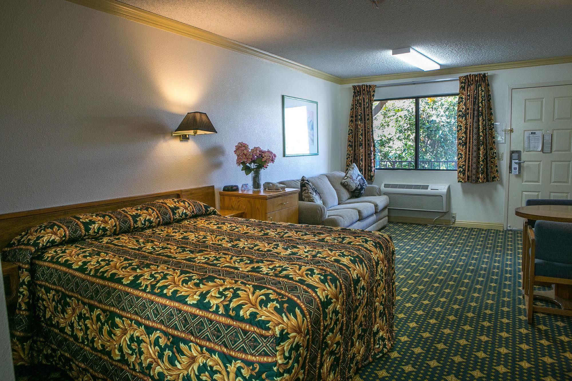 Regency Inn ノルコ エクステリア 写真